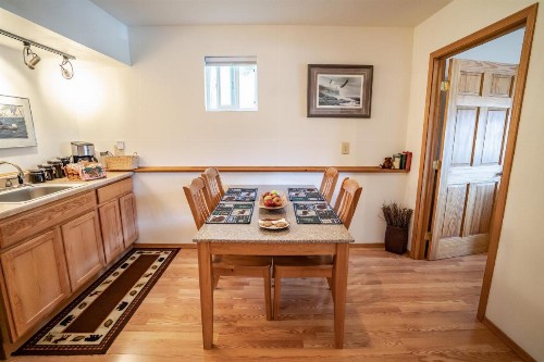 Bears Den Alaska Lodging - image 30