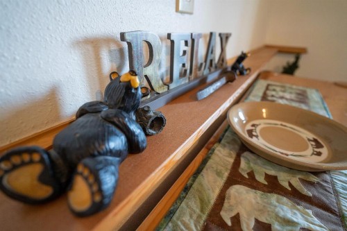 Bears Den Alaska Lodging - image 38