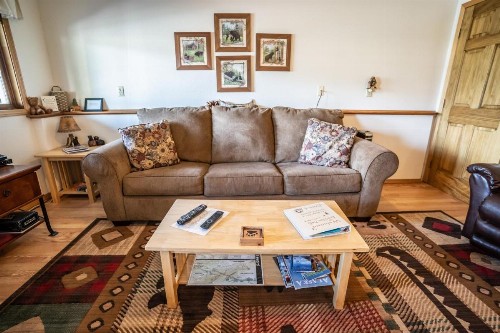 Bears Den Alaska Lodging - image 39