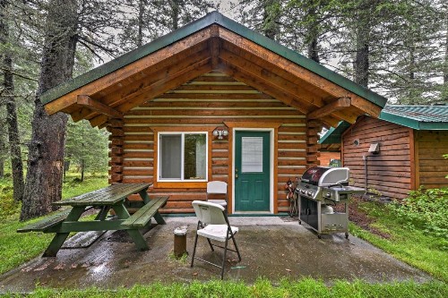 Creekside Seward Cabin with BBQ Fire Pit on 3 Acres!