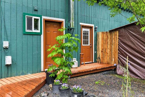 Peaceful Quiet Seward Apt with Back Yard and Mtn Views - image 6