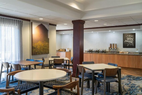 Fairfield Inn & Suites Fort Walton Beach-Eglin AFB - image 9