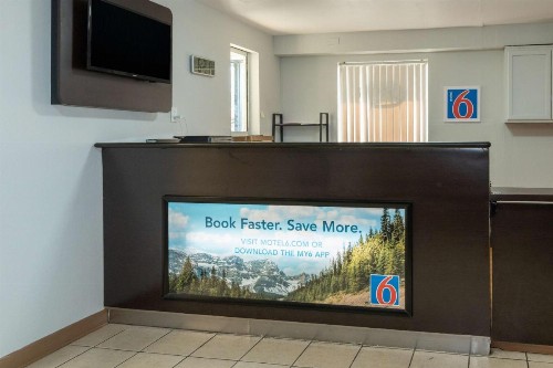 Motel 6-Cincinnati OH - image 2