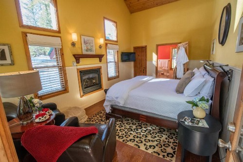 Elliott House Bed & Breakfast - image 10