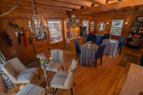 Elliott House Bed & Breakfast - image 11