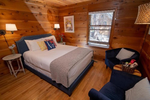 Elliott House Bed & Breakfast - image 13