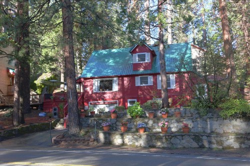Elliott House Bed & Breakfast - image 2