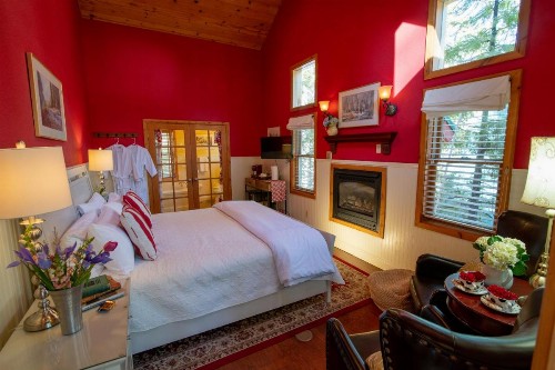 Elliott House Bed & Breakfast - image 22