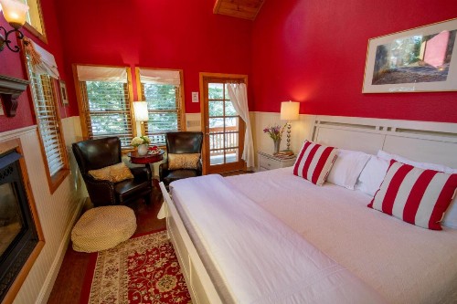 Elliott House Bed & Breakfast - image 23