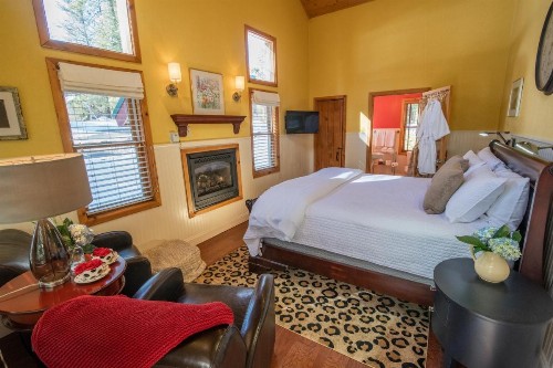 Elliott House Bed & Breakfast - image 27