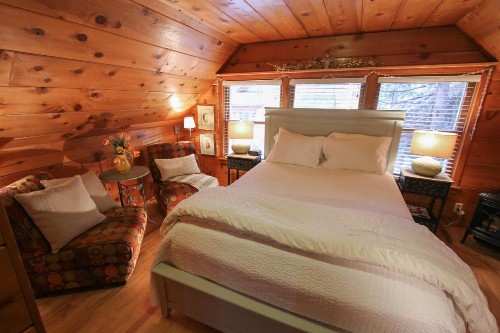 Elliott House Bed & Breakfast - image 7