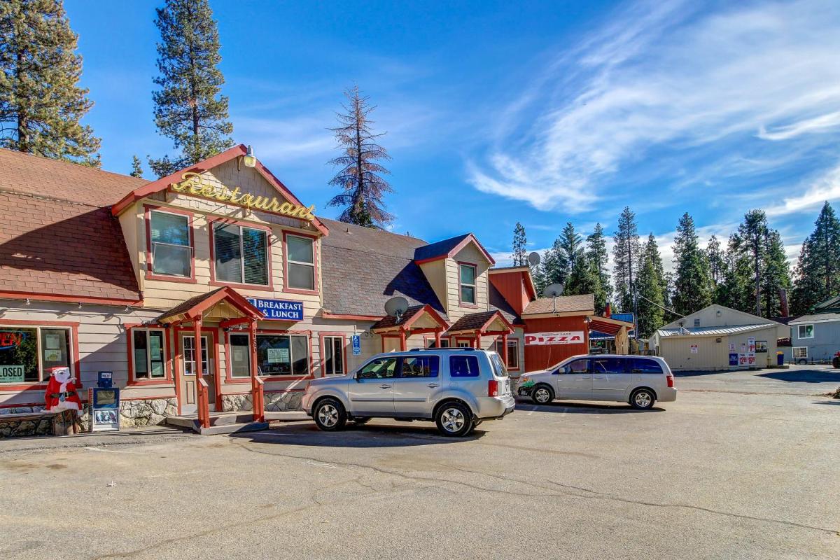 Bonanza Bunkhouse - image 7