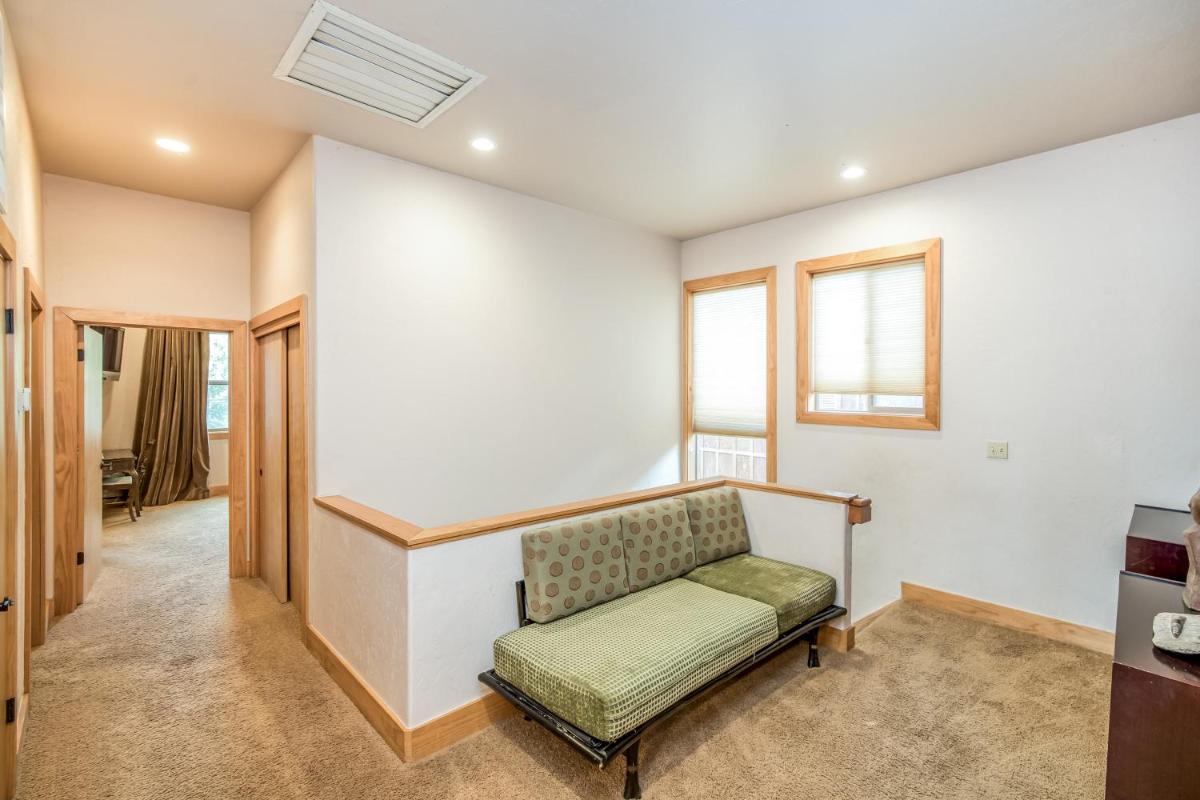 Knotty Rock Ridge - image 7
