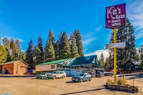 Kokanee Cove - image 8