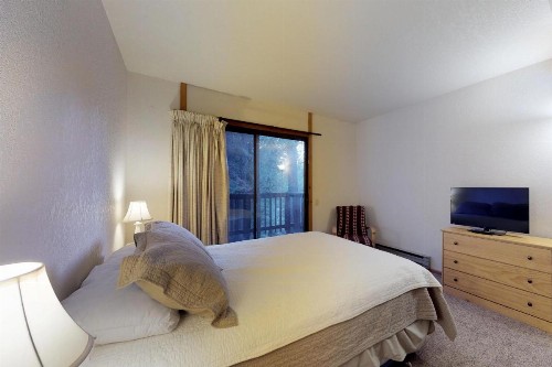 Living Pines Condominium - image 12