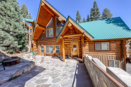 Regatta Chalet - image 1