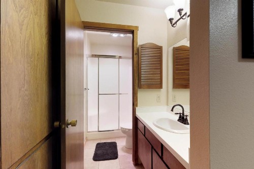 Blue Jay Condominium - image 10