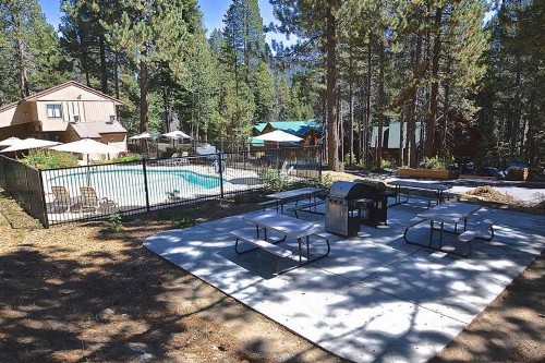 Blue Jay Condominium - image 8