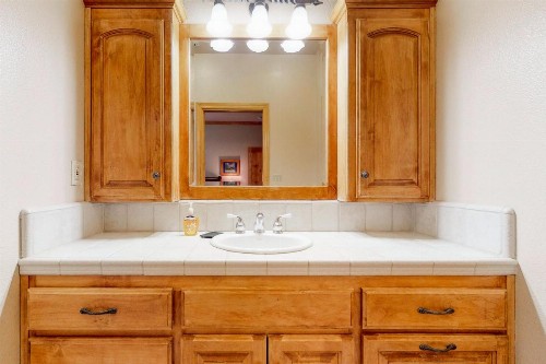 New England Cottage - image 11