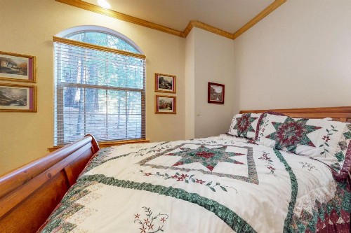 New England Cottage - image 12