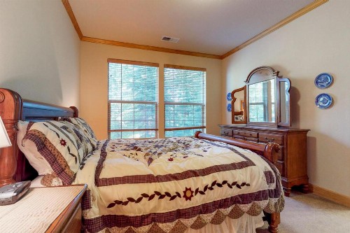 New England Cottage - image 6
