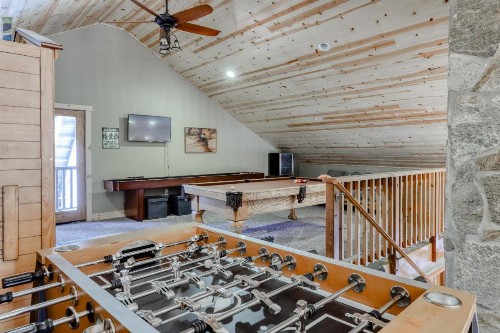 Lazy Bear Lodge - image 11