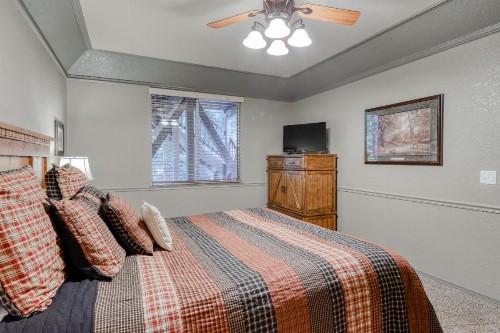 Lazy Bear Lodge - image 5