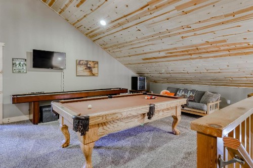 Lazy Bear Lodge - image 6