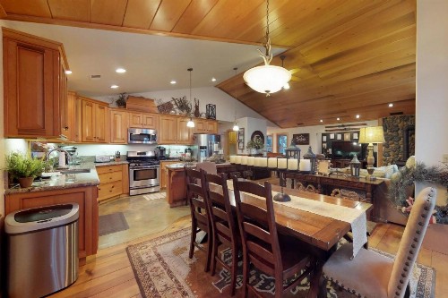 Hilltop Hideout - image 8