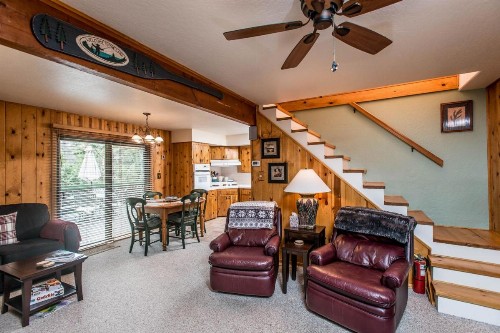 Shaver Village Chalet - image 6
