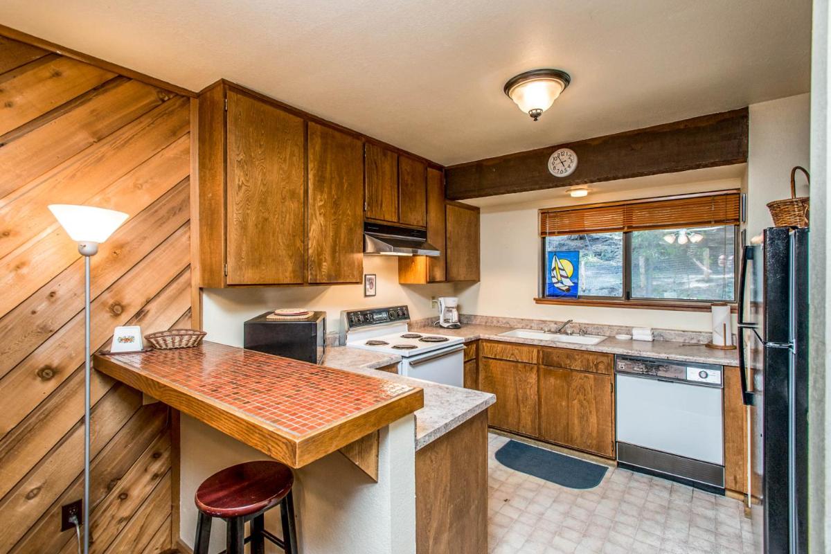 Huntington Lake Condo 9 - image 6