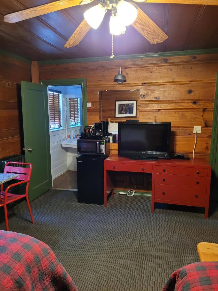 Shaver Lake Village Hotel - main image