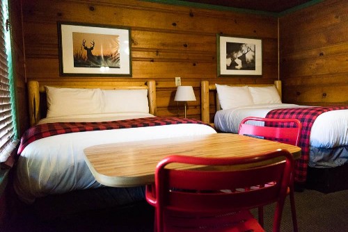 Shaver Lake Village Hotel - image 11