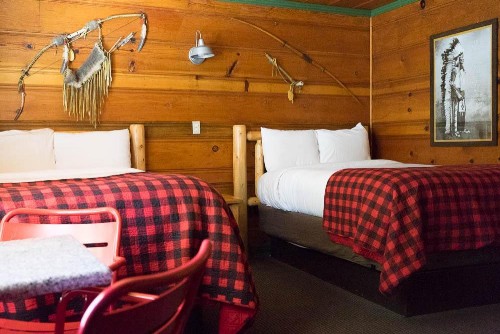 Shaver Lake Village Hotel - image 13