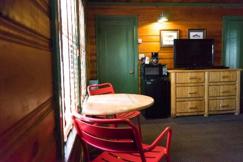 Shaver Lake Village Hotel - image 16