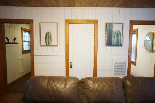 Shaver Lake Village Hotel - image 17