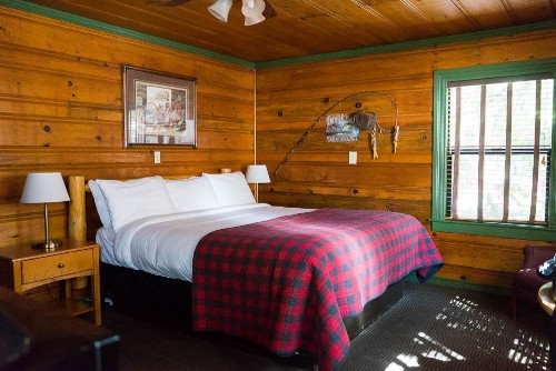 Shaver Lake Village Hotel - image 32