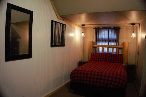 Shaver Lake Village Hotel - image 35