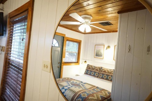 Shaver Lake Village Hotel - image 38