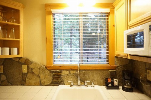 Shaver Lake Village Hotel - image 47