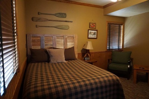 Shaver Lake Village Hotel - image 6