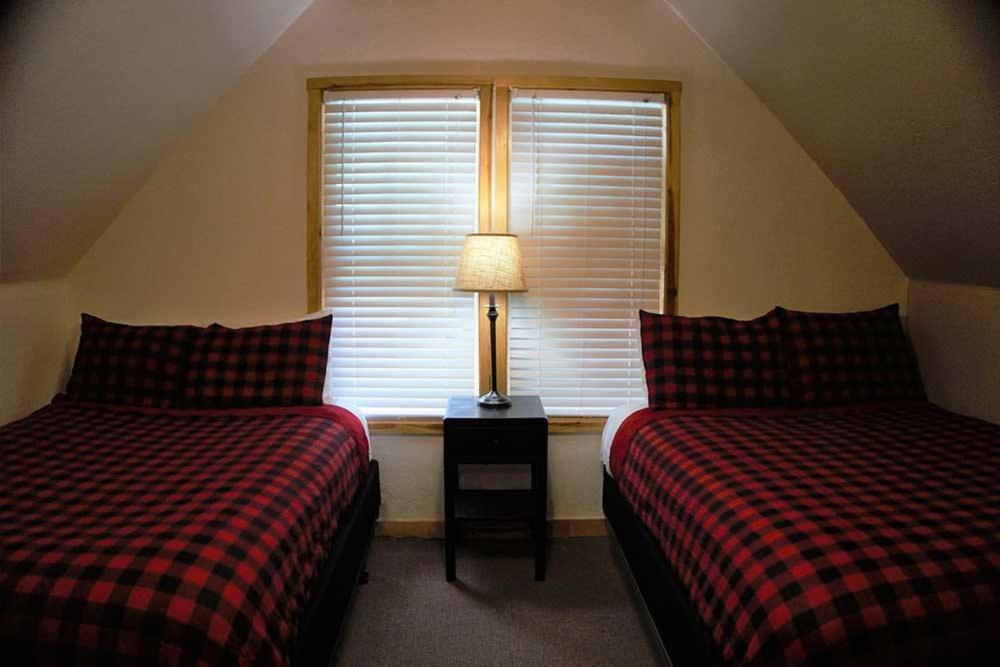 Shaver Lake Village Hotel - image 7