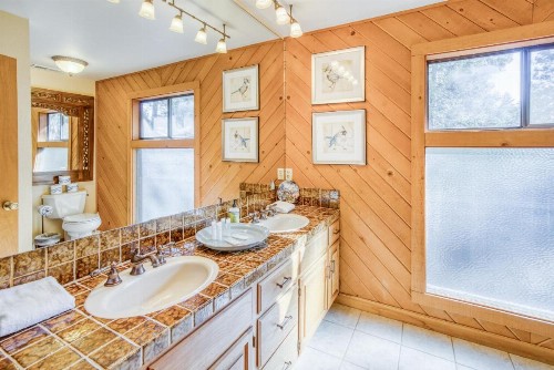 Holloway Chalet - image 5