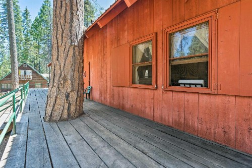 Cozy Choice Wood Cabin- 5 Minutes from Shaver Lake - image 12