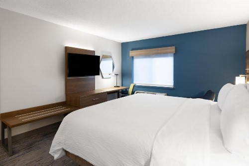 Holiday Inn Express Sheboygan-Kohler / I-43 an IHG Hotel - image 22