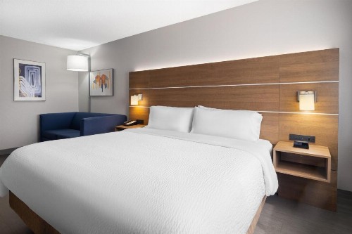 Holiday Inn Express Sheboygan-Kohler / I-43 an IHG Hotel - image 28