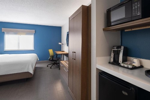Holiday Inn Express Sheboygan-Kohler / I-43 an IHG Hotel - image 32