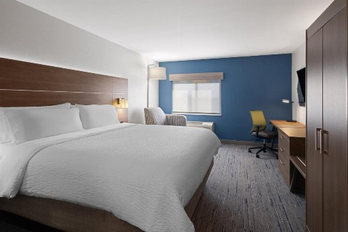 Holiday Inn Express Sheboygan-Kohler / I-43 an IHG Hotel - image 33