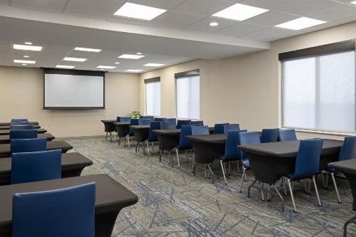 Holiday Inn Express Sheboygan-Kohler / I-43 an IHG Hotel - image 41