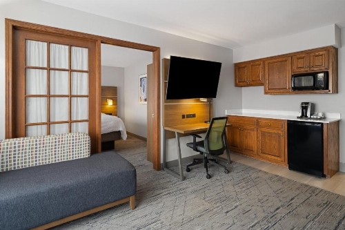 Holiday Inn Express Sheboygan-Kohler / I-43 an IHG Hotel - image 45